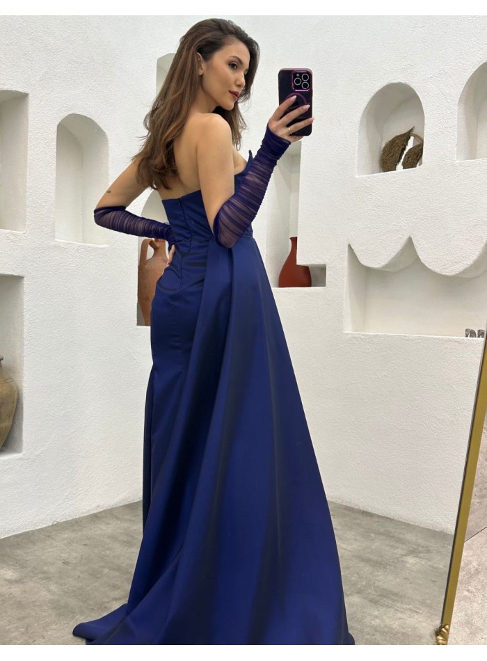 Robe longue de soirée sans bretelles avec manches