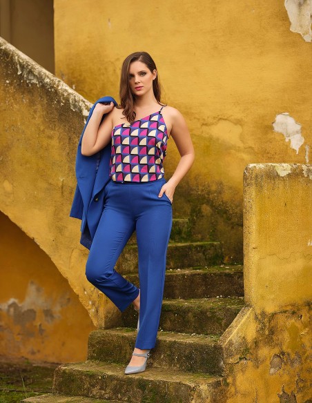 Top de fiesta estampado para invitadas.