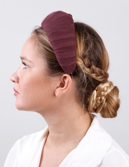 Diadema de fiesta berenjena combinada con tul