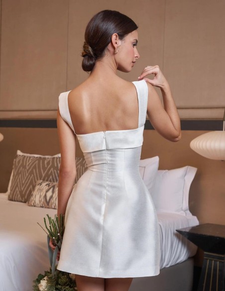 Vestido corto blanco para preboda.