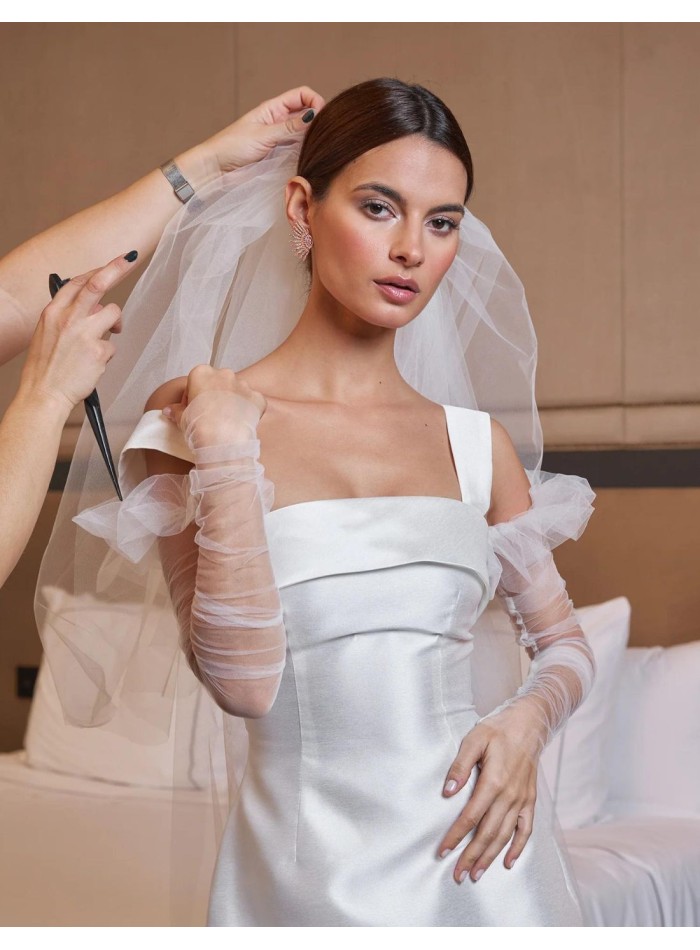 Short summer wedding dress.