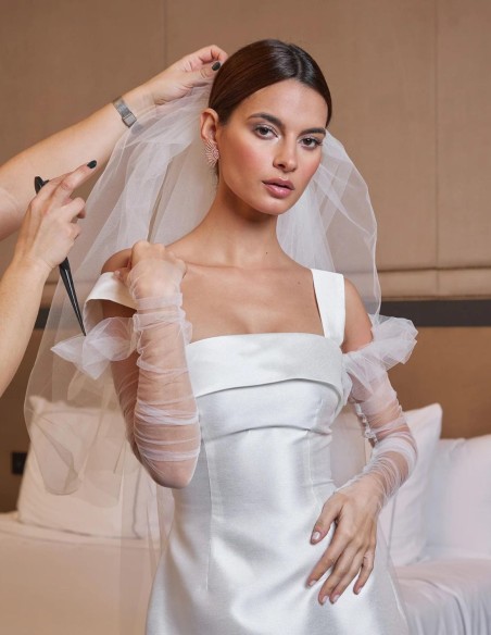 Short summer wedding dress.