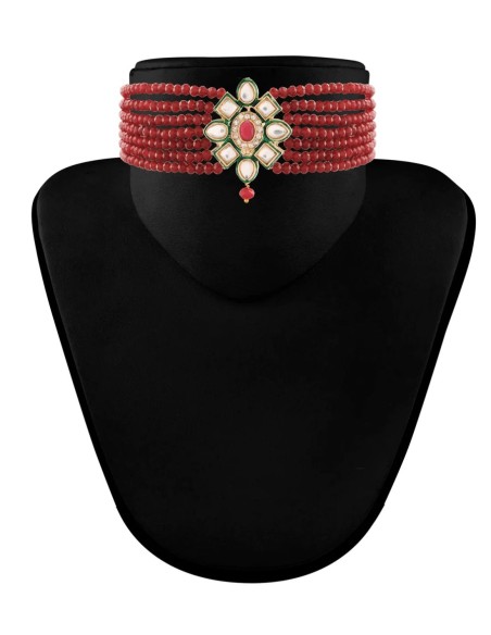 Party choker with natural stones and garnet beads