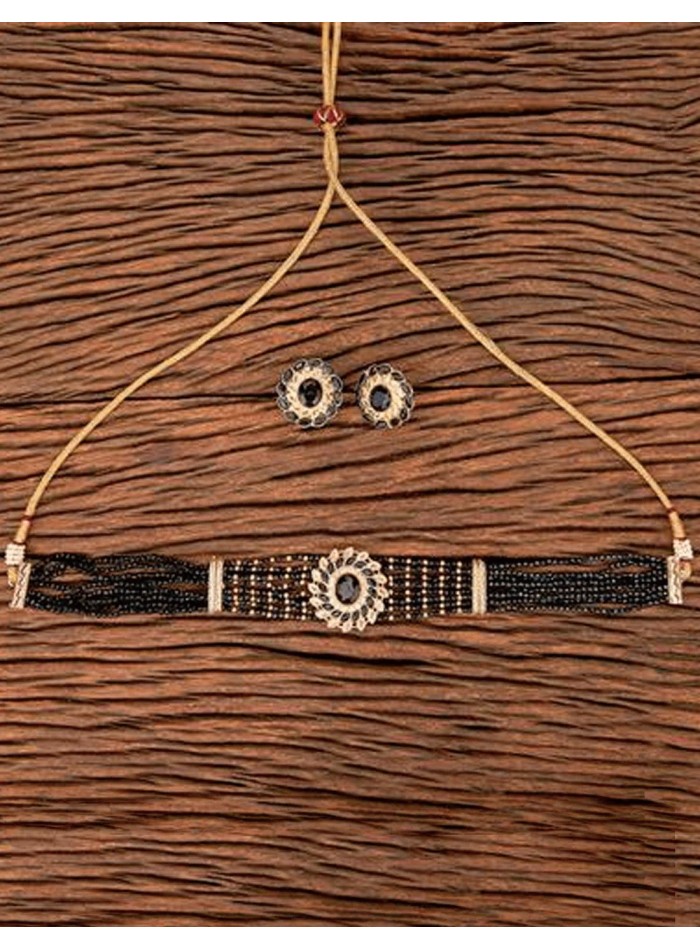 Tour de cou avec pierres et perles noir