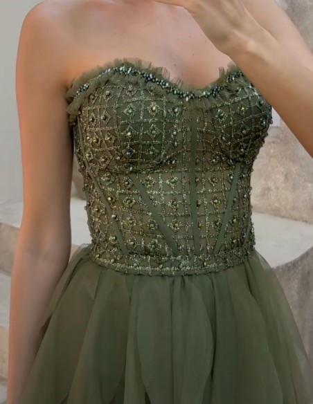 Robe de soirée avec corset en strass et jupe à volants en tulle
