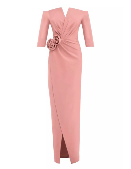 Robe longue de fête avec décolleté bandeau et détails floraux