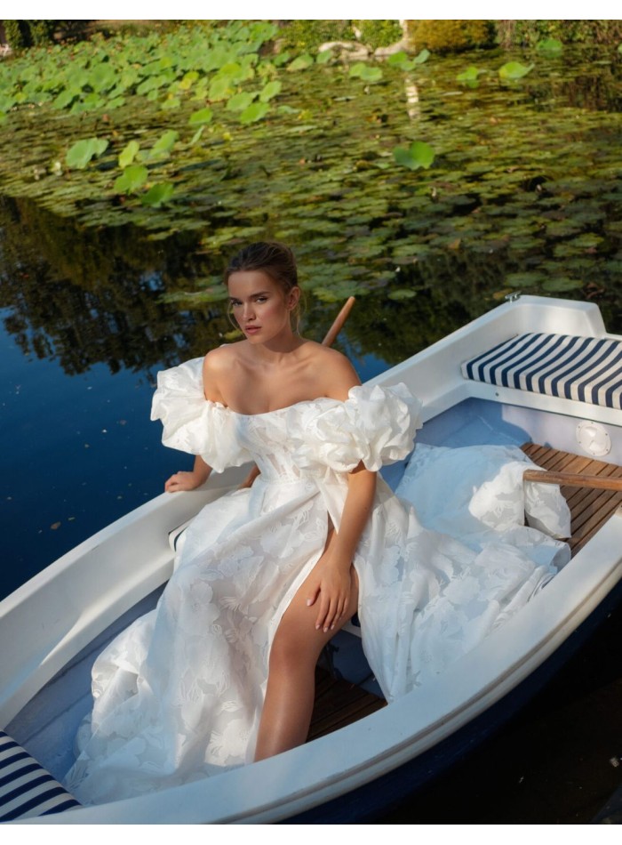 Robe de mariée ivoire à encolure droite, dos en...