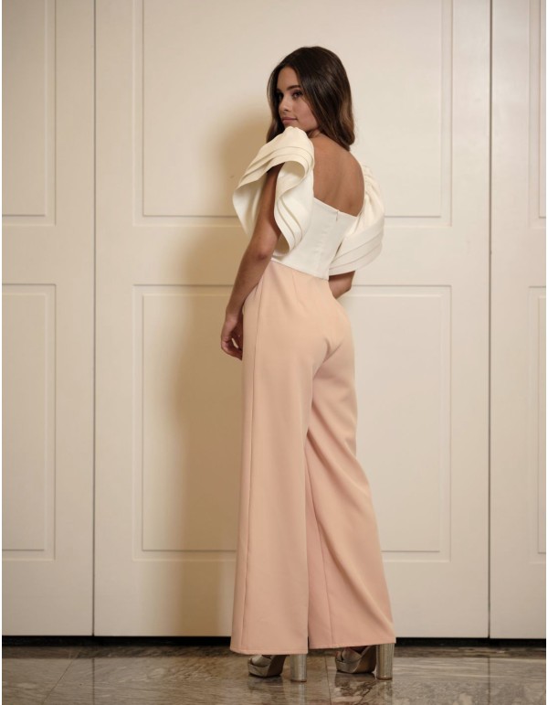 Long party jumpsuit combined with layered short sleeves 2