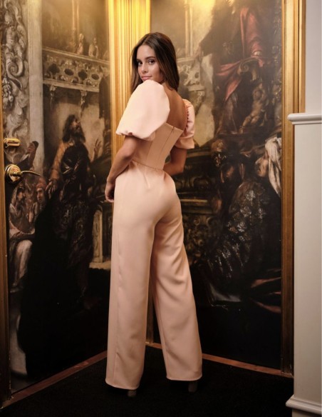 Long party jumpsuit with square neckline and short puffed sleeves