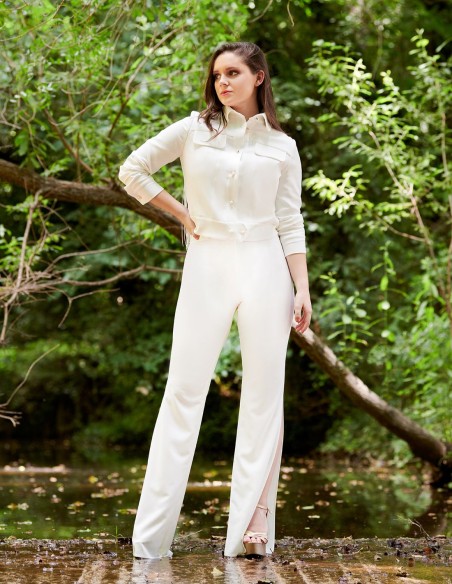 Chaqueta corta blanca para mujer.