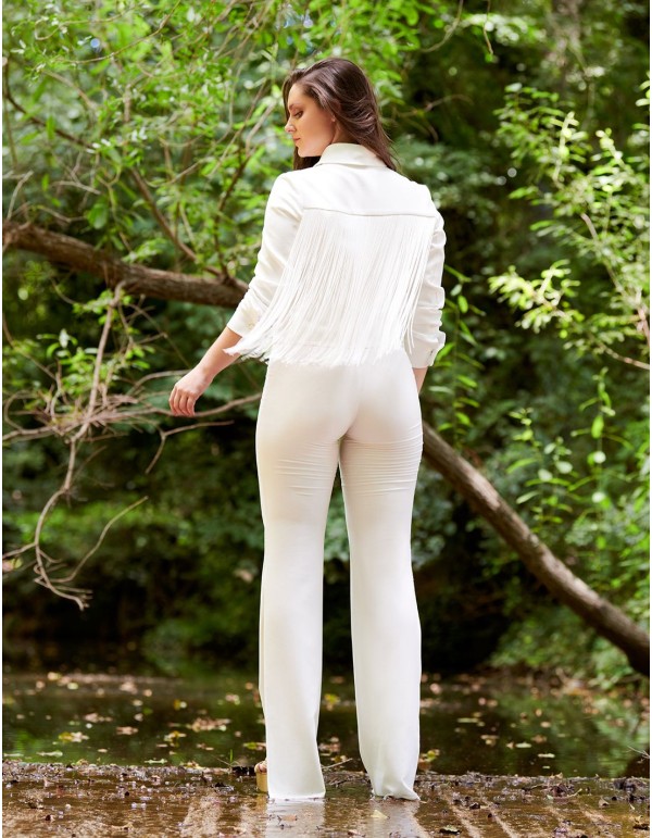 Short white jacket for women. 2