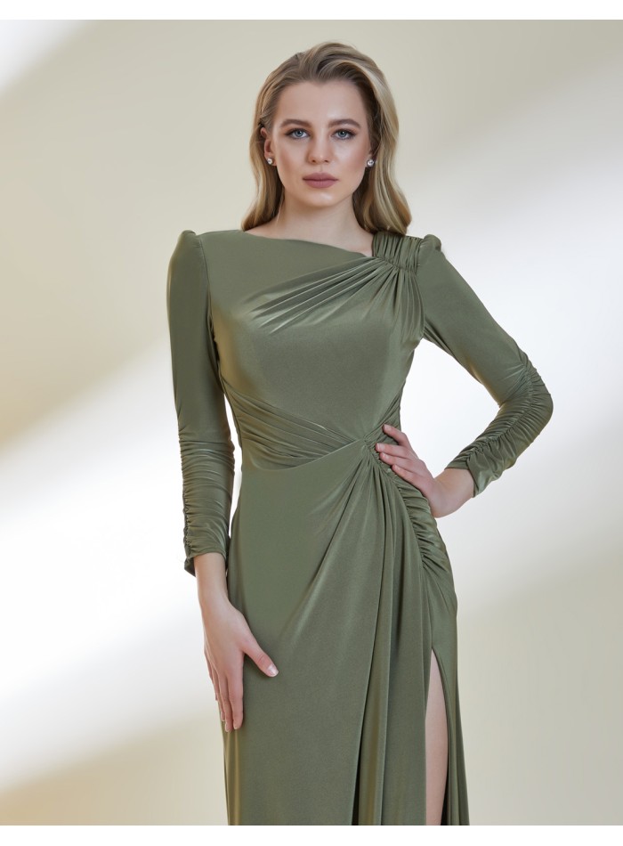 Long party dress with ruffles and open back
