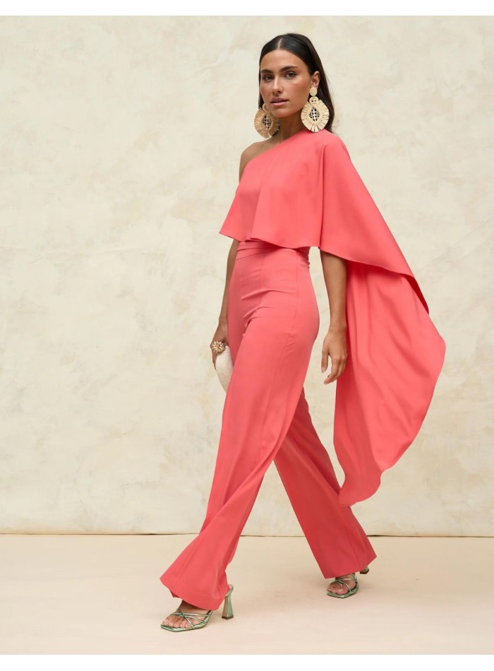Long party trousers in coral colour for events.