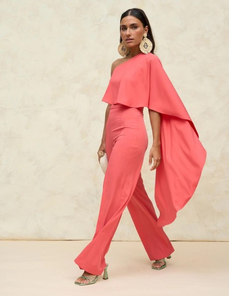 Long party trousers in coral colour for events.