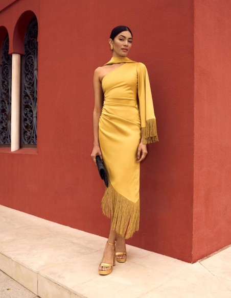 Vestido midi de fiesta para invitadas.