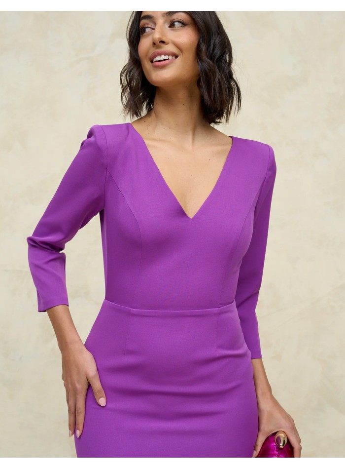 Vestido midi de fiesta con espalda descubierta y escote en V color berenjena