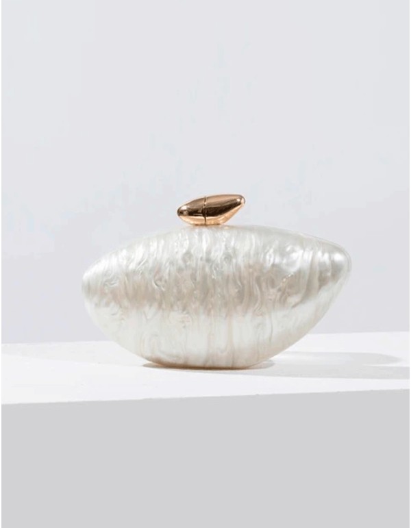 Pearlescent clutch bag with gold metal closure 2
