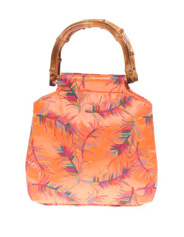 Sac brodé en satin 2