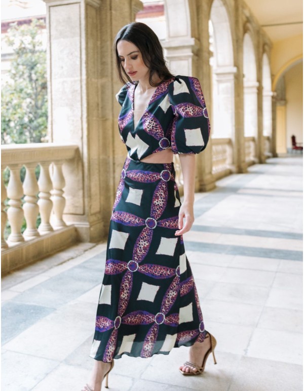 Robe de soirée midi avec manches ballon et taille découpée 2