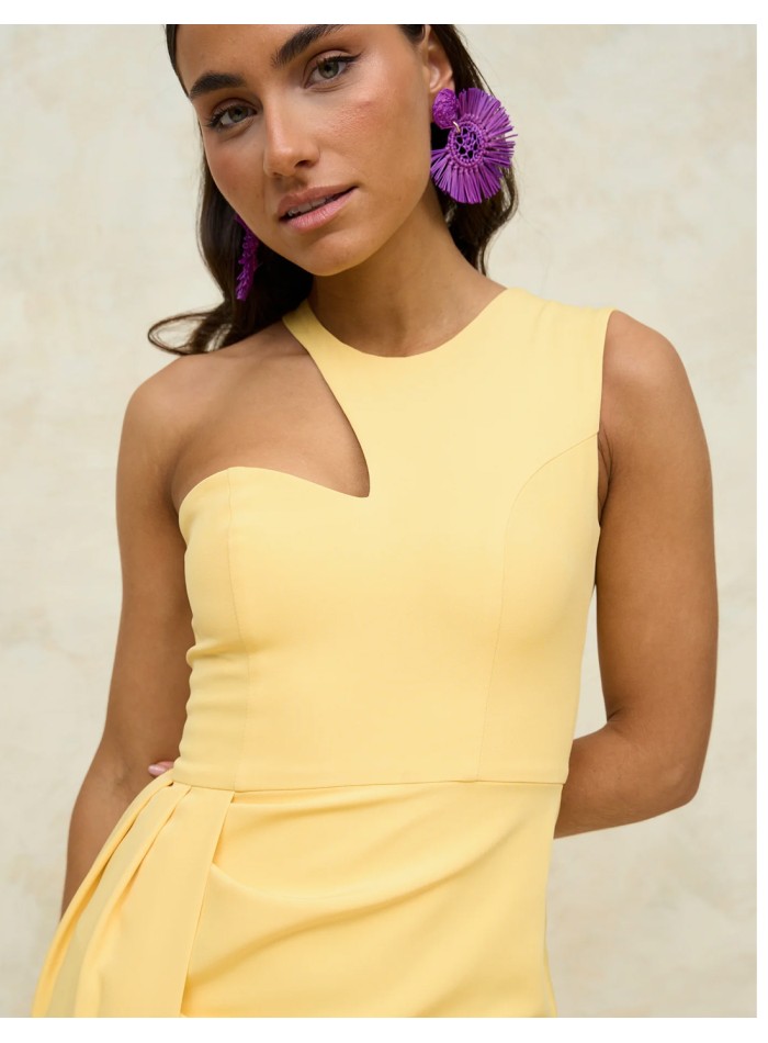 Vestido de fiesta midi con escote halter y falda cruzada color amarillo