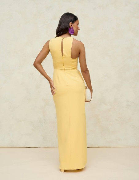 Vestido de fiesta midi con escote halter y falda cruzada amarillo
