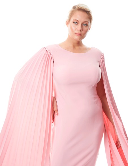 Robe de cocktail avec manches cape plissées