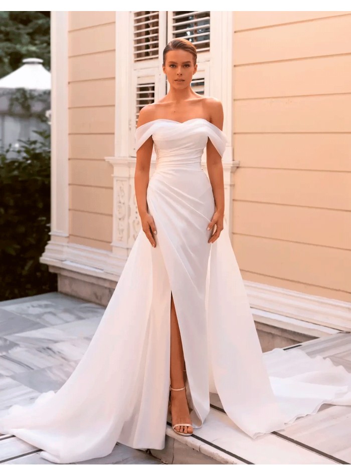 Robe de mariée avec encolure bandeau et corsage...