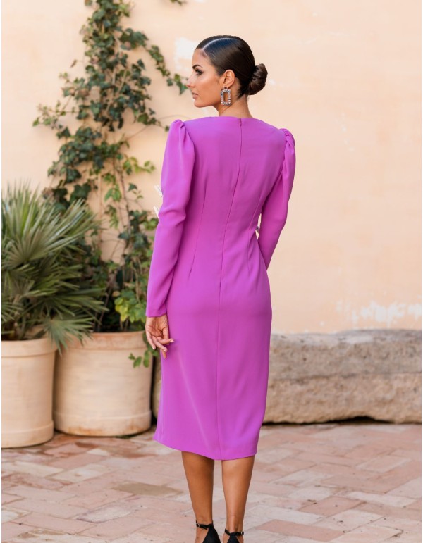 Plain midi party dress with long sleeves and V-neckline 2