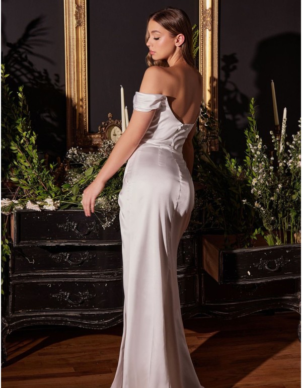 Long white party dress. 2