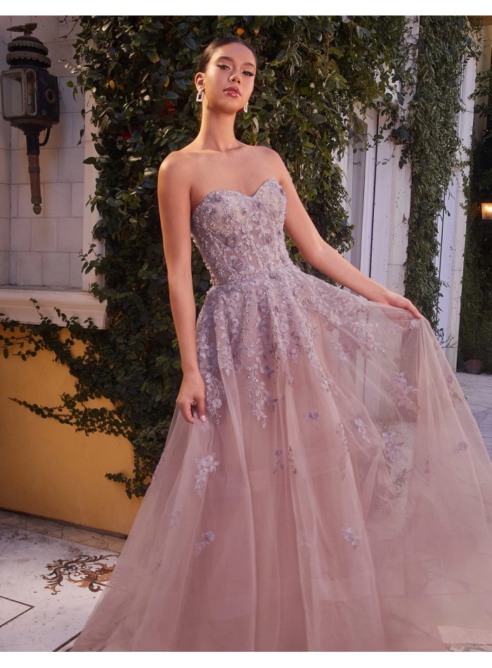 Vestido de fiesta largo con bordado de flores y escote corazón con fajín extraíble