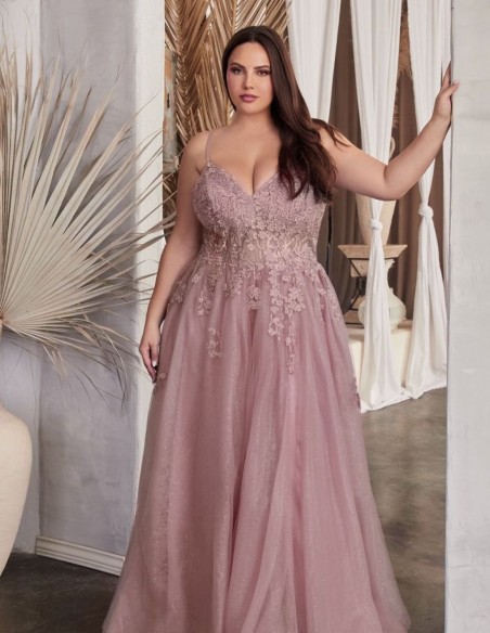 Vestido de fiesta largo con tul y cuerpo de flores bordadas