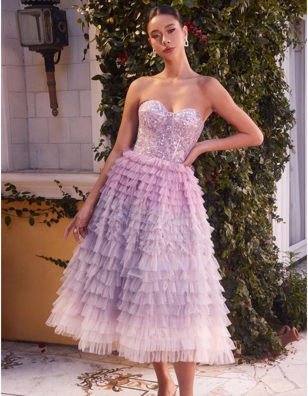 Vestido de fiesta midi con corpiño de pedrería y falda con volantes de tul