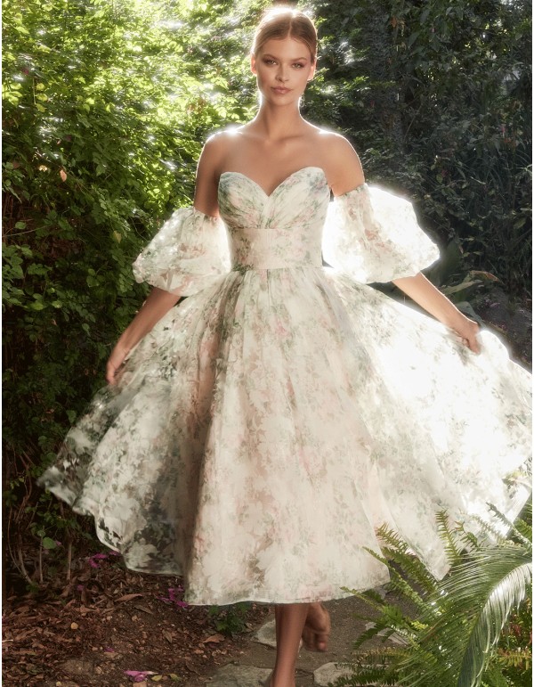 vestido de fiesta midi con estampado de flores azules