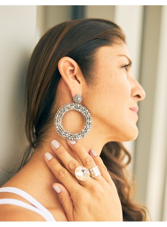 Pendientes de fiesta circulares con borlitas y...