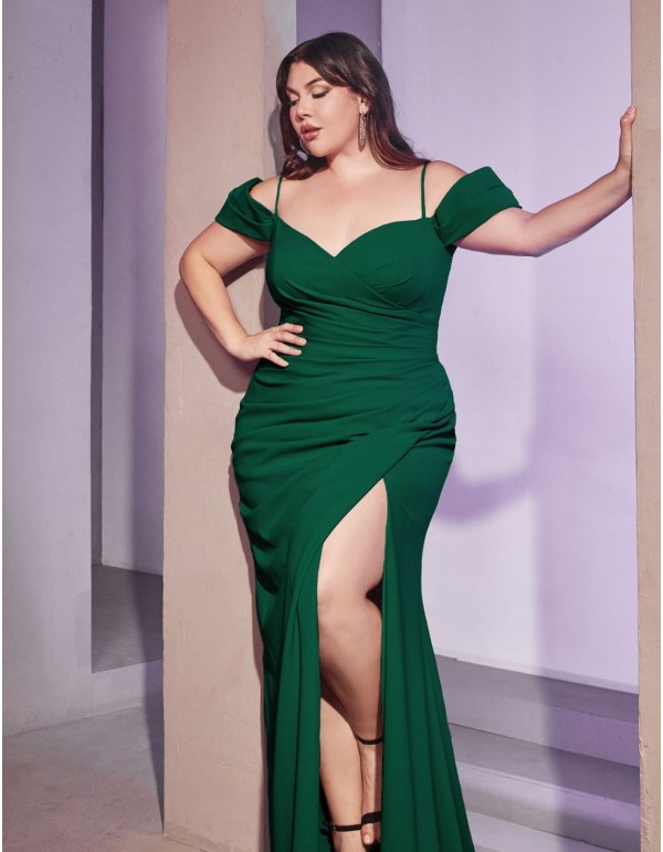 Robe longue de fête avec encolure bandeau et jupe fendue...