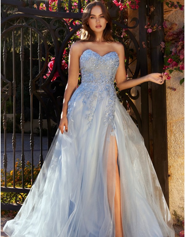 Vestido de fiesta largo con corpiño y bordados de encaje