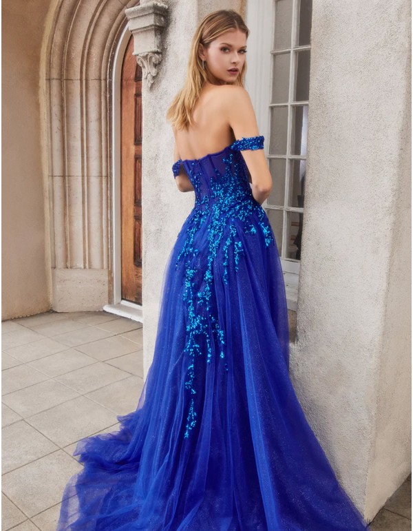 Vestido de fiesta largo con detalle de bordados y hombros descubiertos 2