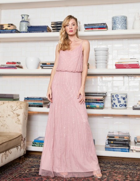 Vestido de fiesta largo de pedrería y escote en la espalda