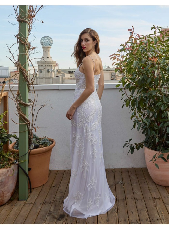 Vestido de fiesta largo con tirantes y pedrería