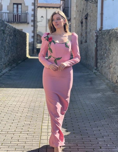 Vestido de fiesta largo con manga abullonada y bordado