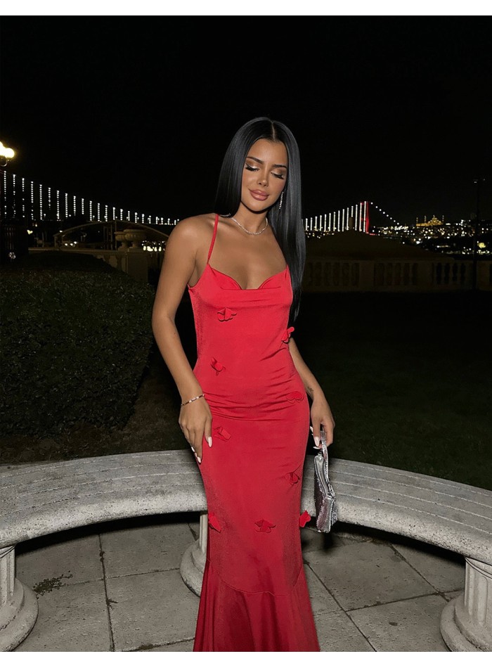 Robe longue de fête rouge avec fleurs en 3D