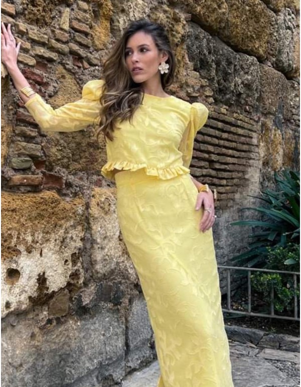 Conjunto para invitada de top y falda estilo lápiz