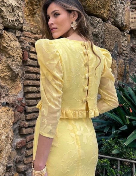 Guest ensemble of top and pencil skirt yellow