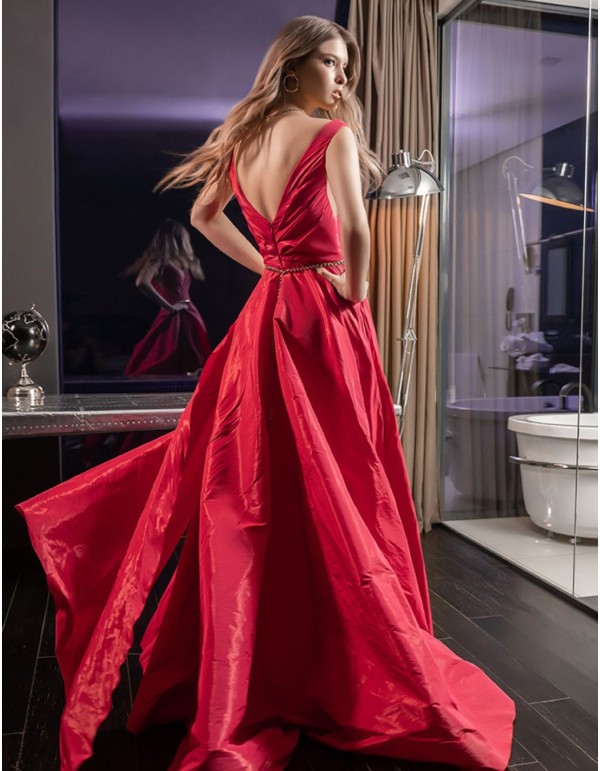Robe longue de fête avec fente latérale et corsage froncé 2