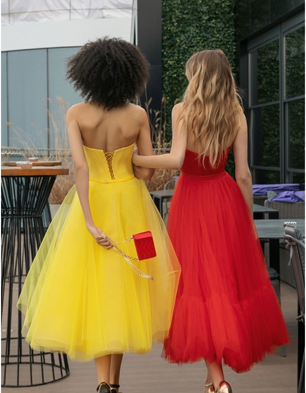 Robe de soirée midi avec encolure cache-coeur et jupe en... 2