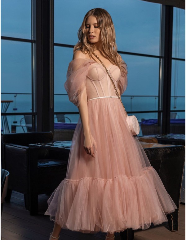 Vestido de fiesta midi con mangas de tul y cuerpo corsé 2