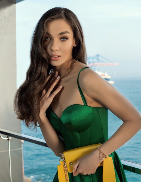 Robe de bal midi avec corsage et jupe évasée