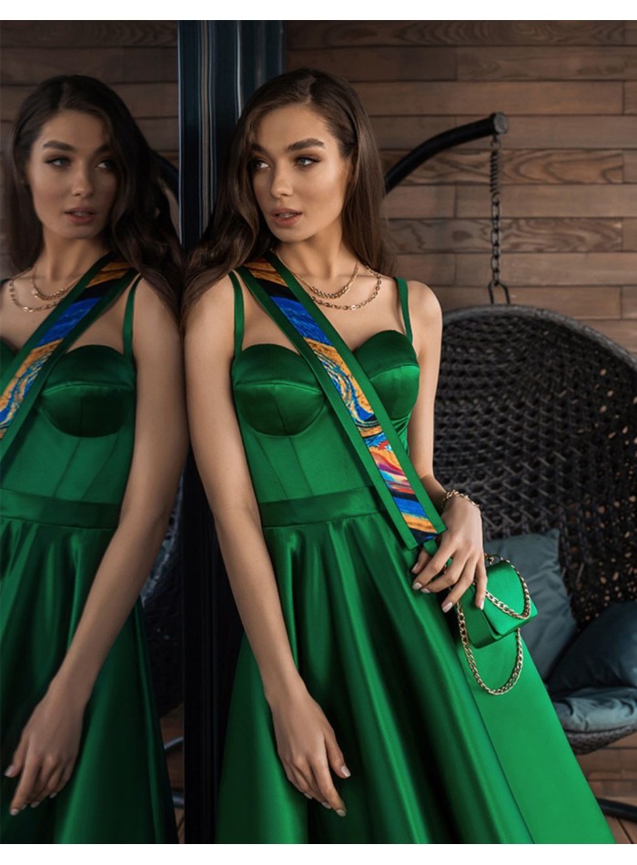 Robe de bal midi avec corsage et jupe évasée