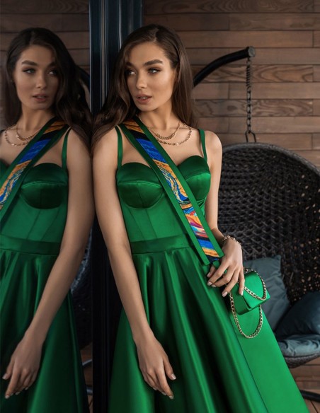 Robe de bal midi avec corsage et jupe évasée