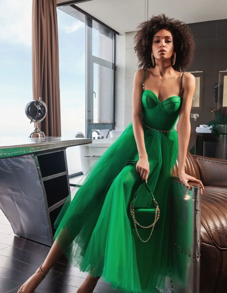 Vestido midi de fiesta verde con corpiño y falda de tul